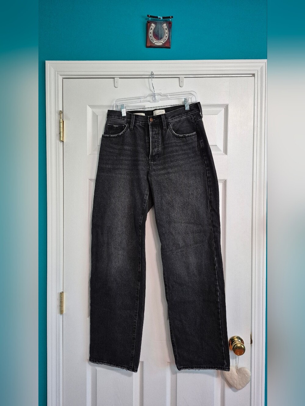 NWOT - Women's Mid Rise 90's Baggy Lightly Distressed Black Jeans